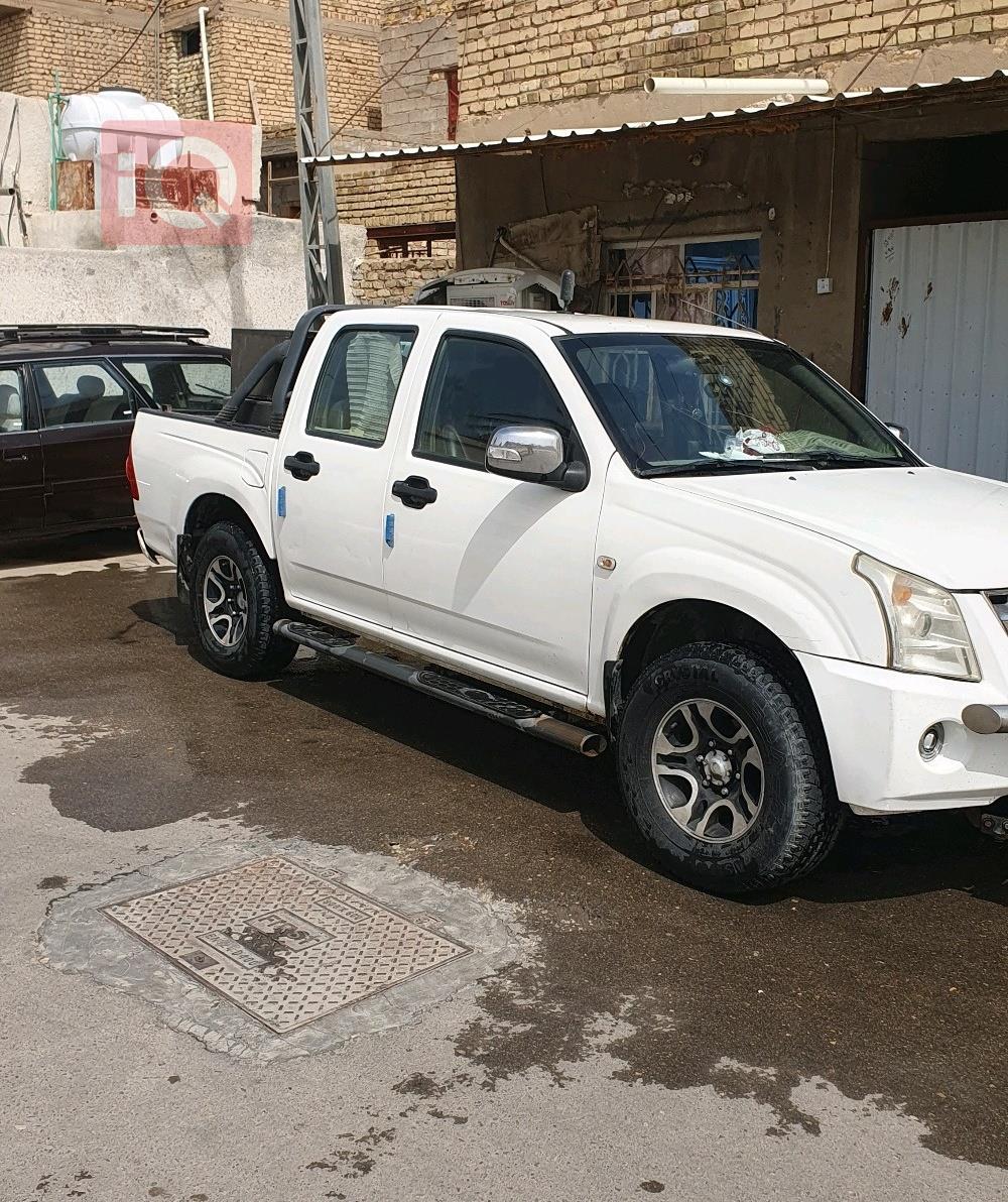 اسوزو دي-ماكس